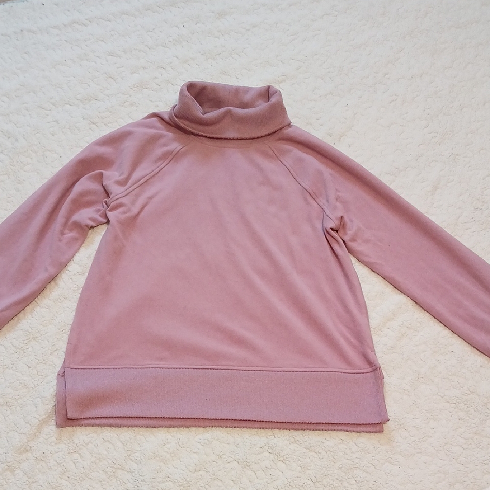 Dusty Pink Turtleneck Sweater with Cozy Knit